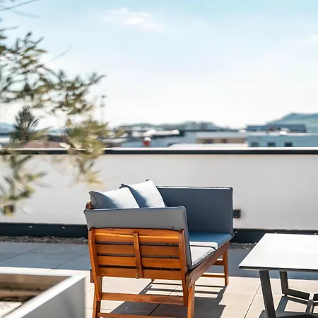 Sunny Loft Apartment *