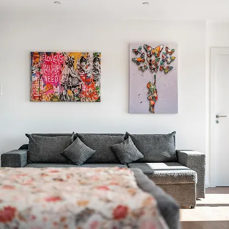 Sunny Loft Apartment *